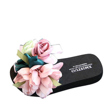 Load image into Gallery viewer, Bouquet Slippers