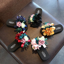 Load image into Gallery viewer, Bouquet Slippers
