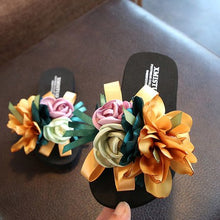 Load image into Gallery viewer, Bouquet Slippers
